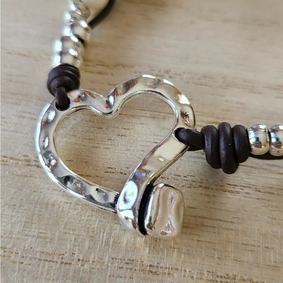 HAMMERED HEART • Bohemian bracelet • Silver beads and Pearls - Picture 4 of 13
